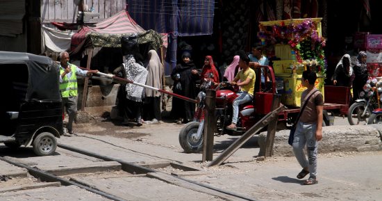 مصرع شاب سقط من القطار بمزلقان الجبانة فى قنا