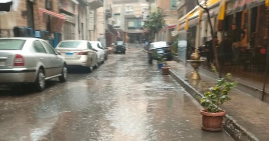 أمطار غزيرة وطقس سيئ واستمرار رفع الطوارئ بالإسكندرية.. صور 
