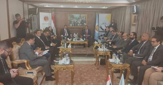 وفد تنسيقية شباب الأحزاب يشارك فى صالون حزب الشعب الجمهورى بشأن رؤى دعم الاقتصاد