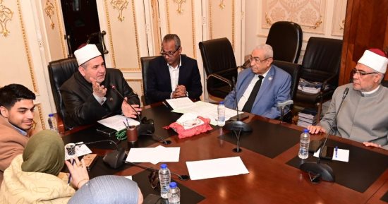 خلال اجتماع اللجنة الدينية بـ"النواب".."السياحة والآثار": مصر تمتلك 351 مسجدا أثريا.. 4000 مسجد كانت مغلقة.. 185 مليون جنيه لتجديد المساجد.. والنائب أبانوب عزيز يطالب بسرعة ترميم مسجد الخازندارة