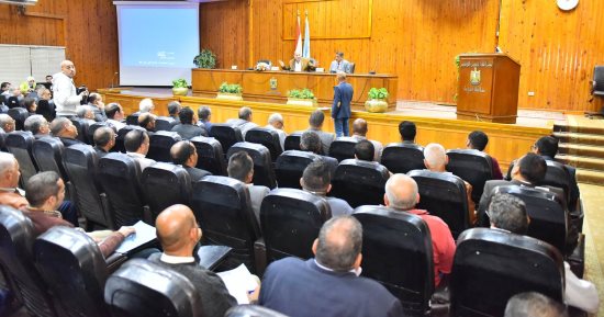 محافظ أسيوط يوجه باتخاذ الإجراءات القانونية لمنع تكرار التعديات على الأراضى