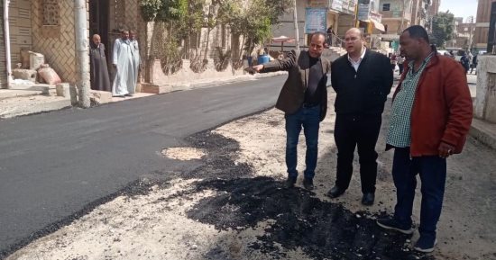 نائب محافظ الجيزة يتفقد مشروعات تطوير الطرق فى البدرشين.. صور