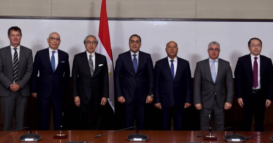 رئيس الوزراء يشهد مراسم توقيع عقدى التزام لمشروعى تطوير ميناءى السخنة والدخيلة.. مدبولى: توجيهات رئاسية بتكثيف الجهود لتعظيم الاستفادة من الموقع الفريد لمصر.. ومحور السخنة - الدخيلة يربط البحر الأحمر بالمتوسط