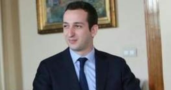 آخر أحفاد الملك فاروق يزور المعالم الأثرية بالأقصر تزامنا مع زيارة ملكة بلجيكا