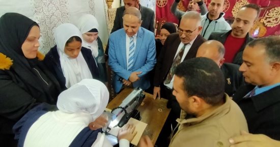 وكيل "تعليم كفر الشيخ" يشهد الاحتفال بيوم الشهيد ويفتتح معرض للأنشطة بمطوبس