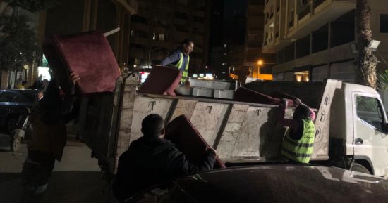 غلق وتشميع وحدة سكنية مخالفة وكافيه يعمل دون ترخيص فى الدقى.. صور