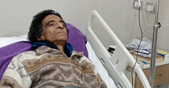 سمير درويش يطالب الثقافة واتحاد الكتاب بالرعاية الصحية للشاعر محمود قرنى