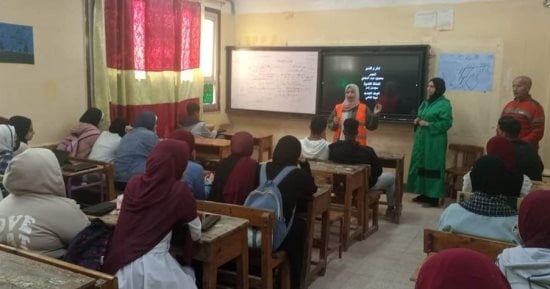المدارس تنظم ندوات لتوعية الطلاب بخطورة المخدرات على الصحة العامة.. صور