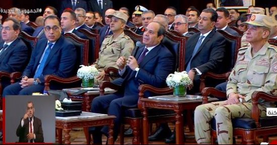 الرئيس السيسي يوجه بتنظيم رحلات للشباب للتعرف على المشروعات الجديدة