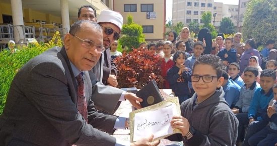المنطقة الأزهرية بالإسكندرية تكرم الطلاب المتفوقين بالمعاهد
