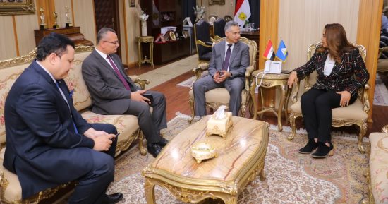 محافظ دمياط تستقبل رئيس "التعاون" للبترول لبحث إنشاء محطات وقود وغاز متكاملة