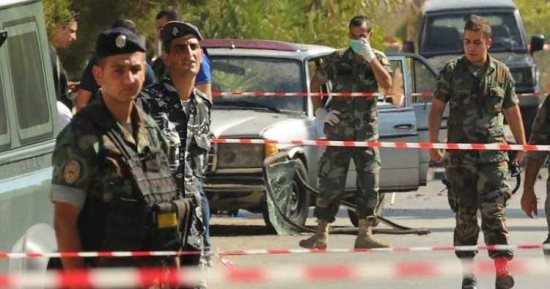 القاهرة الإخبارية: إغلاق شارع حيوى وحرق إطارات السيارات فى لبنان