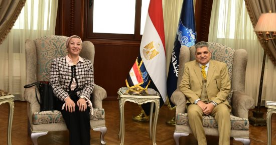 الفريق أسامة ربيع يبحث مع وزيرة البيئة سبل تعزيز الاقتصاد الأزرق وتطوير وتنمية البحيرات