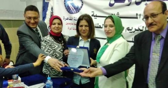 إدارة عابدين التعليمية تكرم الأمهات المثاليات وحفظة القرآن الكريم