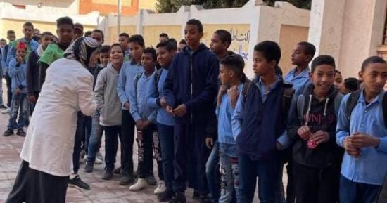 الرعاية الصحية بالأقصر تطلق"زدها" لتوعية الطلاب بالمبادرات الصحية.. صور