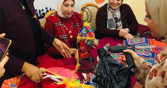 قومى المرأة بكفر الشيخ يقيم دورة تدريبية لتصنيع فانوس رمضان.. صور