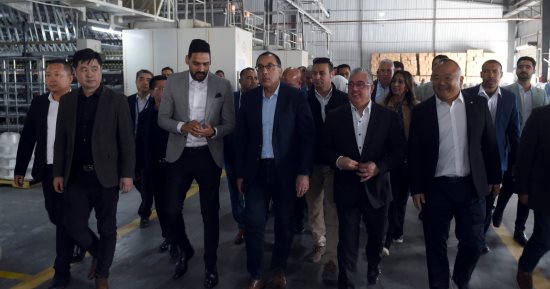 رئيس الوزراء يشهد افتتاح مشروع شركة "إيجيبت فان يانغ" لطباعة وصباغة المنسوجات