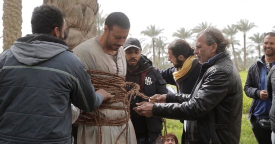 خالد يوسف عن "سره الباتع": مستخدم كل تكنيك السينما فى معارك المسلسل