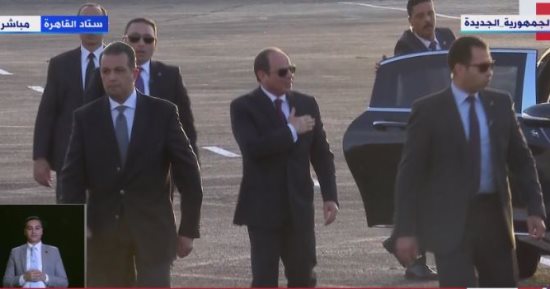 الرئيس السيسي يصل استاد القاهرة لحضور احتفالية "كتف في كتف"