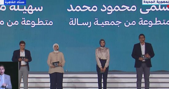 متطوعو "كتف فى كتف" أمام الرئيس السيسى: هدفنا نشر الأمل على وجوه أهالينا