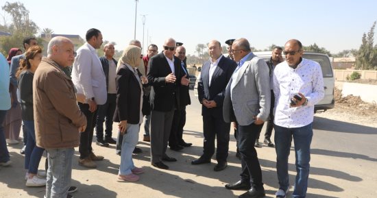 محافظ الجيزة يتفقد أعمال تطوير الطرق بمركز أوسيم