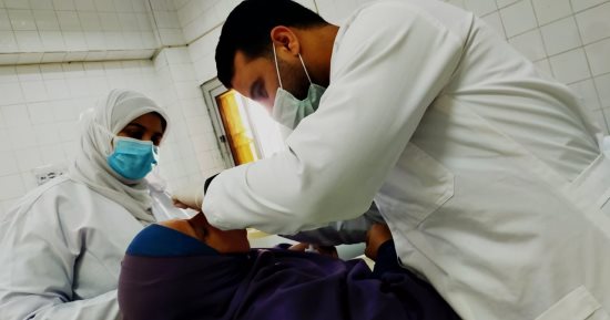 حياة كريمة بالشرقية.. فحص 2184 مواطنا من قرية سوادة بقافلة طبية شاملة 