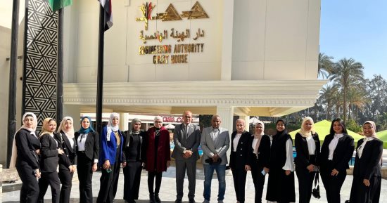 طلاب جامعة الأقصر يشاركون فى مبادرة نحو رؤية شبابية لمجابهة التطرف والإرهاب.. صور