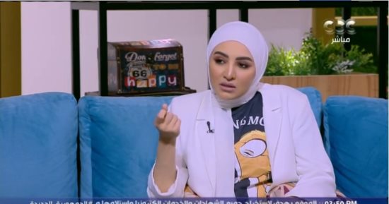 هلا رشدى: أغنية أنا ابن مصر وش الخير عليا.. ووالداى وزوجى داعمين لى.. فيديو