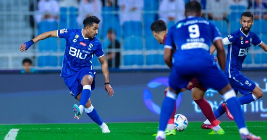 الهلال السعودي يكتسح الاتفاق بثلاثية نظيفة ويتمسك بالمركز الرابع.. فيديو