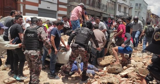 ارتفاع حصيلة قتلى زلزال الإكوادور إلى 12 شخصا