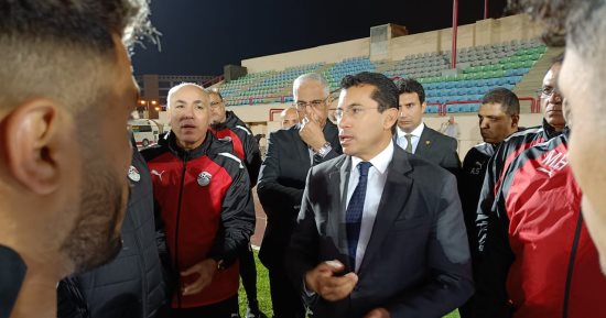 وزير الرياضة يؤازر المنتخب الأولمبى بمعسكره قبيل مباراته المرتقبة أمام زامبيا