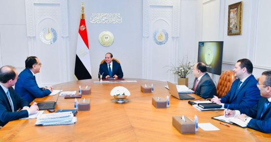 الرئيس السيسي يوجه بالاستمرار فى الحفاظ على الانضباط المالى وضمان الاستدامة المالية للموازنة العامة للدولة.. وزيادة حد الإعفاء الضريبى على الدخل ليصبح 36 ألف جنيه سنويا بدلا من 24 ألف جنيه
