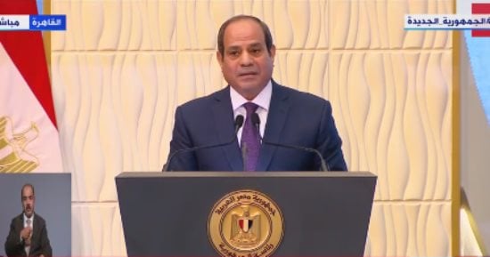 الرئيس السيسي يوجه الحكومة بالتوسع فى البرامج التدريبية للمرأة