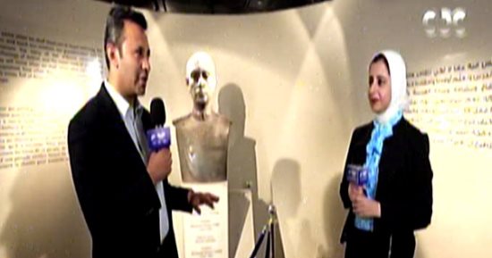 "من مصر" يعرض من داخل مكتبة الإسكندرية تسجيلا نادرا للرئيس السادات يتلو أدعية