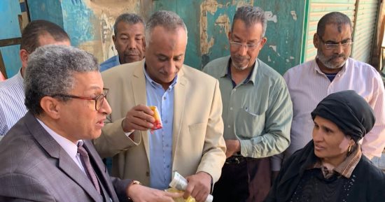 افتتاح منفذ "أهلاً رمضان" بمدينة السباعية فى أسوان لتوفير السلع الغذائية
