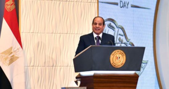 هدايا الرئيس السيسي لعظيمات مصر.. الإفراج عن 85 غارمة وتوجيه بتمثيل المرأة بمجالس الهيئات وتوسيع لبرامج التدريب والمشروعات الصغيرة.. سياسيون: استكمال لعصر التمكين غير المسبوق وبعد إنسانى للم شمل الأسر قبل رمضان