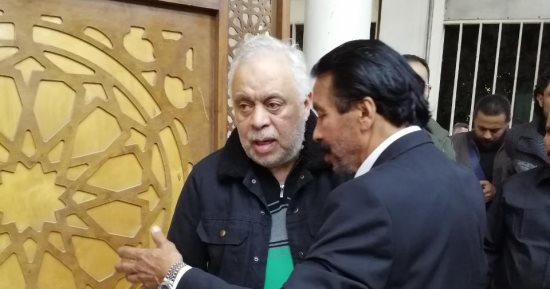 أشرف زكي ومحمد رياض ونهال عنبر وعلا رامى فى عزاء زوجة مجدى فكرى