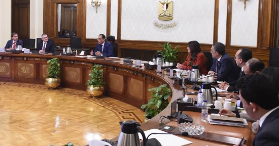 رئيس الوزراء يلتقى مسئولى شركة "بوش" الألمانية.. ويؤكد: بابى مفتوح لأى مستثمر