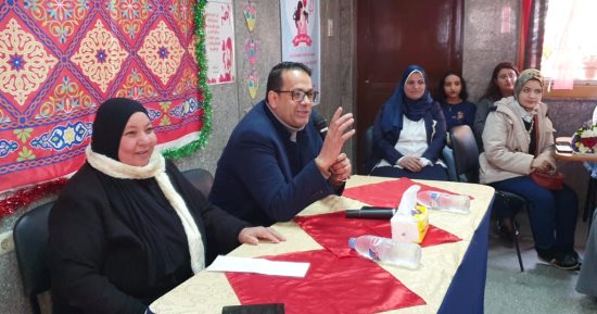 وكيل تعليم الغربية يشهد احتفالية المديرية بـ"الأم المثالية".. صور