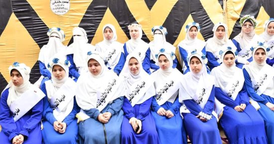 تكريم 120 طالبة من حفظة القرآن الكريم بمدرسة ثانوية بقرية المنوات جنوب الجيزة.. فيديو وصور