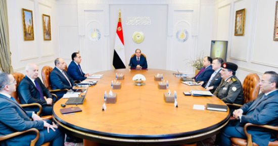 الرئيس السيسى يتابع المشروعات الخاصة بقطاعى الطيران المدنى والسياحة