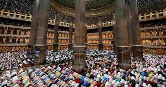 سافر فى مكانك.. اعرف طقوس استقبال شهر رمضان الكريم في إندونيسيا