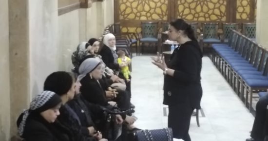 ابنة الراحلة لبنى محمود: التمس العذر للغائبين عن عزاء والدتى