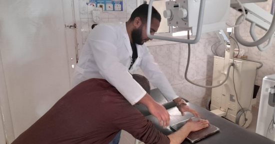 الكشف على 131 مواطنا في قافلة طبية بقرية الزعفرانة شمال البحر الأحمر 
