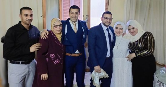 أنت الأم المثالية على العالم.. رسالة "أحمد" لوالدته بعد تكريمها عن محافظة الجيزة