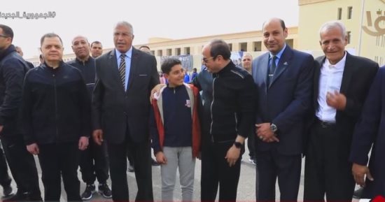 الرئيس السيسي: "مرينا بأيام صعبة والحمد لله احنا بخير وربنا حفظ مصر"