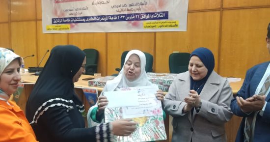 تكريم أمهات الأطفال مرضى الأورام بمستشفى الزقازيق الجامعى باحتفالية عيد الأم.. صور