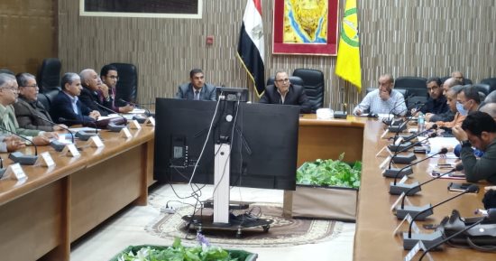 نائب محافظ شمال سيناء يؤكد انتظام العمل فى المشروعات التنموية
