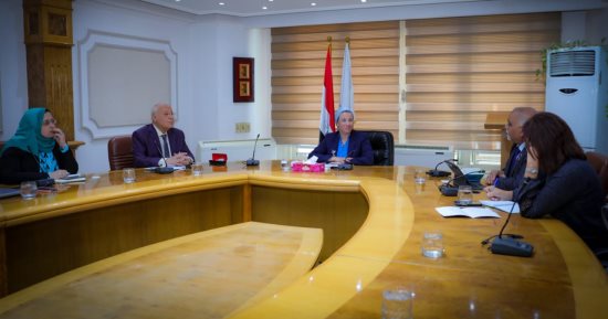 وزيرة البيئة: خلق فرص الاستثمار فى مشروعات الغذاء يحقق التكيف مع آثار تغير المناخ