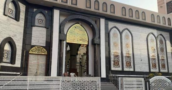 مسجد البقلى أكبر مساجد أسيوط يتزين لاستقبال المصلين اليوم فى صلاة التراويح